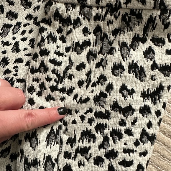 NWT Ann Taylor LOFT snow leopard skirt size xs - Picture 5 of 5